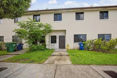 12360 SW 256th St, Homestead: photo 1 of 17