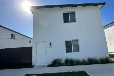 11272 SW 187th St, Miami: photo 1 of 16
