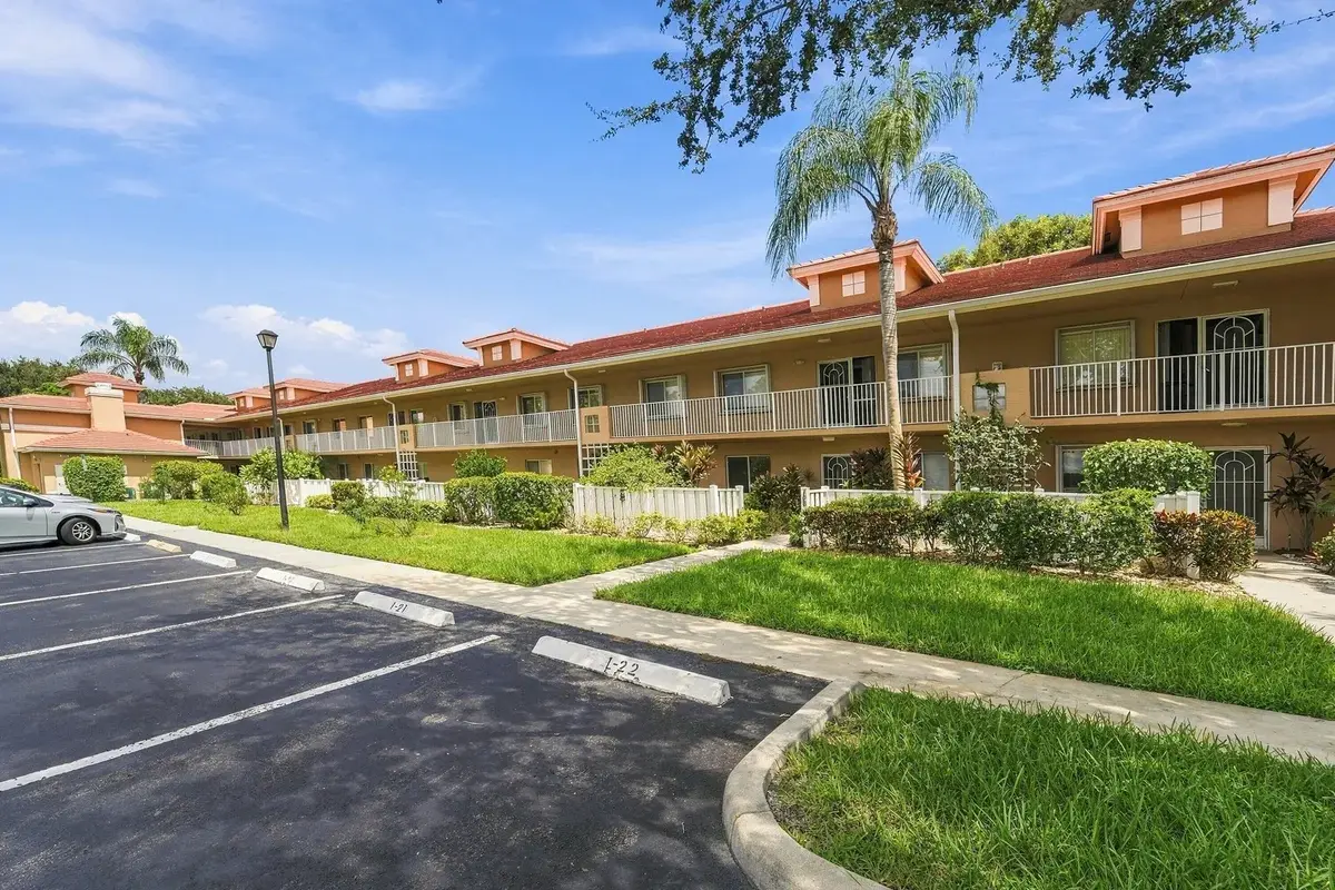 5876 Regal Glen Dr #201, Boynton Beach: photo 1 of 31