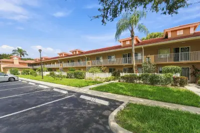 5876 Regal Glen Dr #201, Boynton Beach: photo 1 of 31
