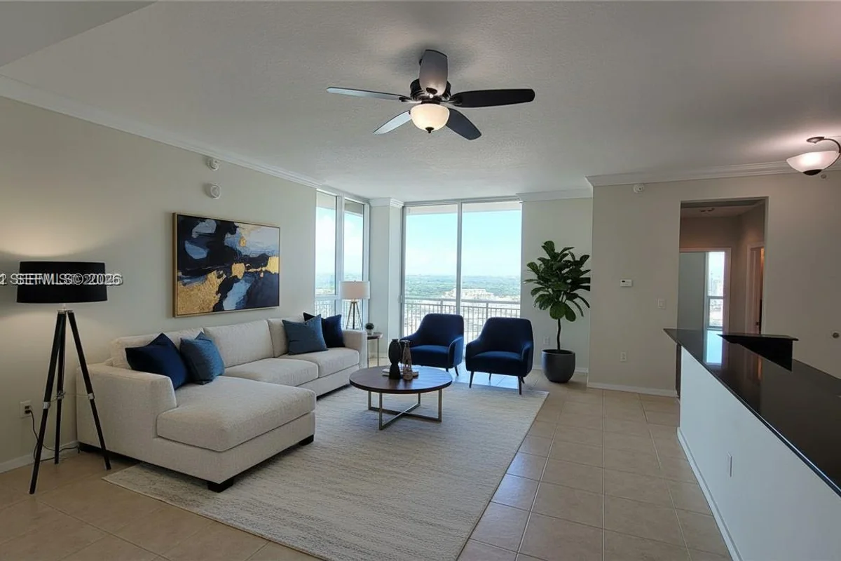 Condo in Miami: photo 1 of 11