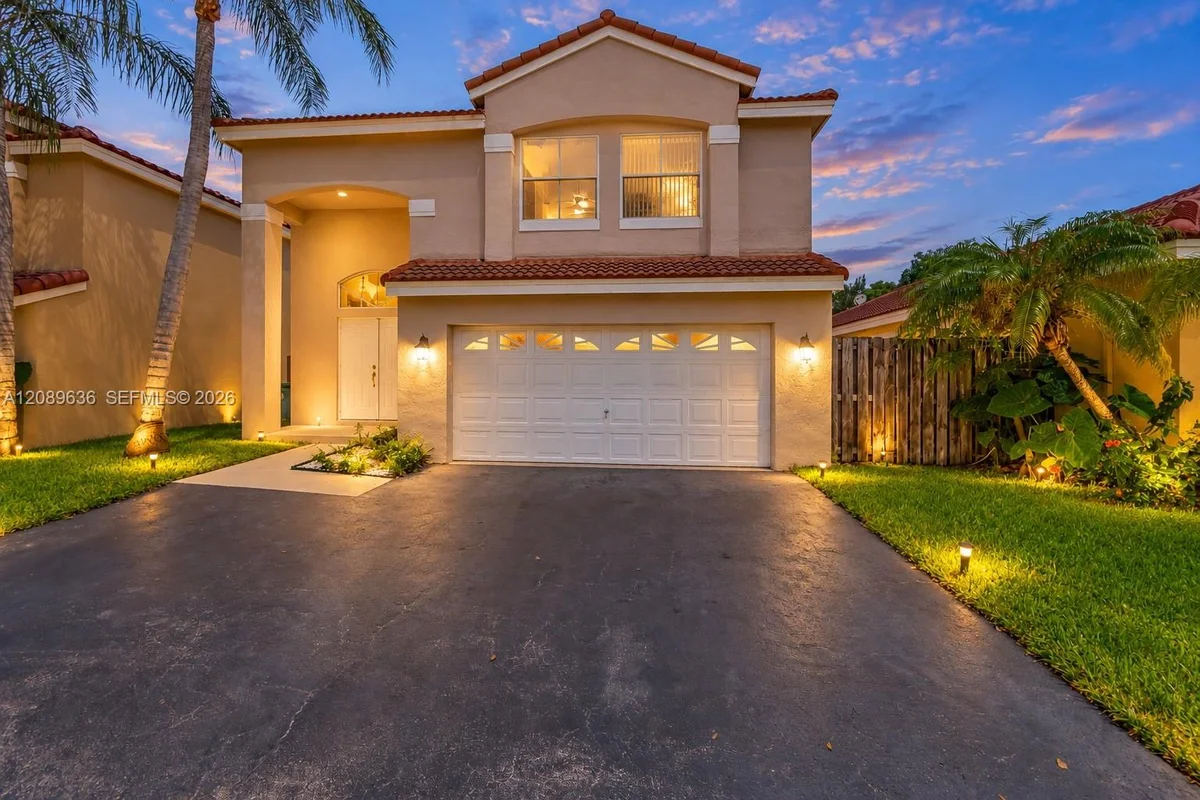 8291 SW 44th Pl, Davie: photo 1 of 36