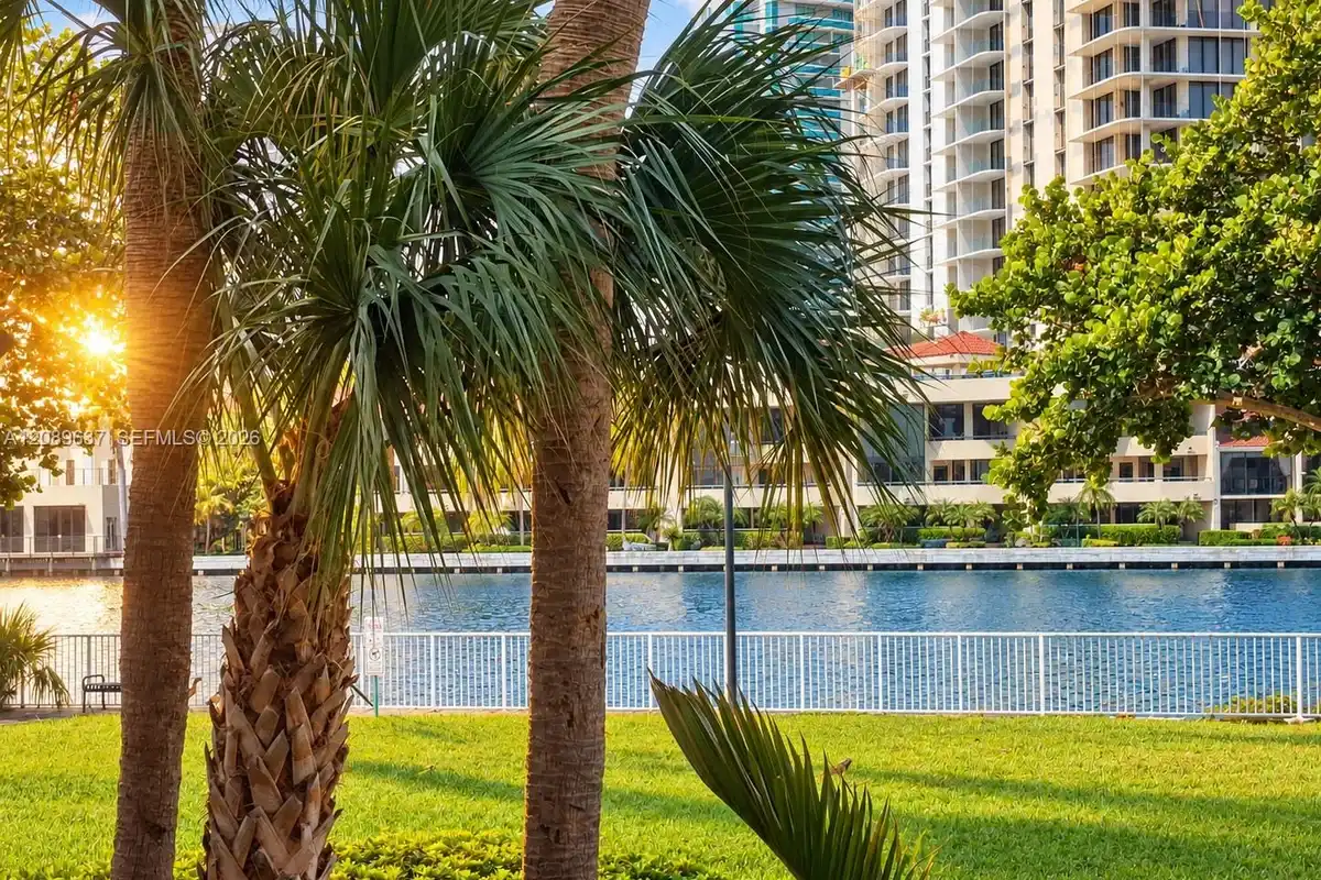 19390 Collins Ave #119, Sunny Isles Beach: photo 1 of 19