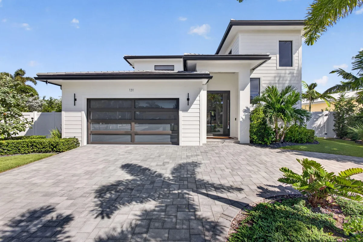 131 Edwards Ln, Palm Beach Shores: photo 1 of 86