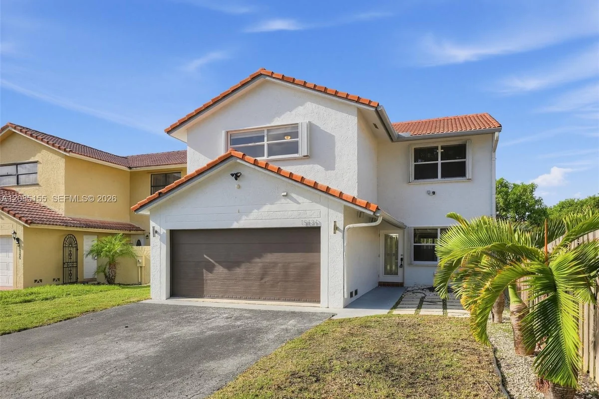 15131 SW 94th Ter, Miami: photo 1 of 36