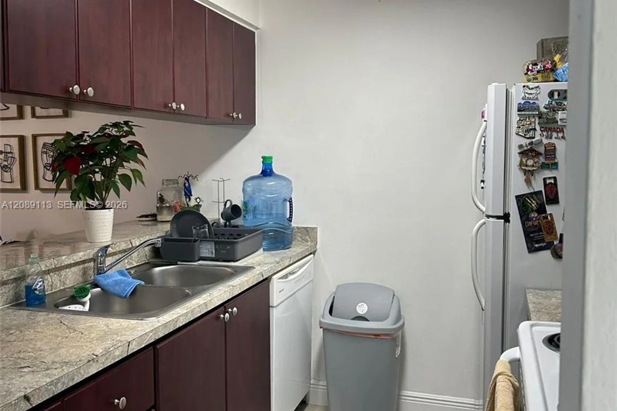 8100 Geneva Ct #445, Doral: photo 1 of 12