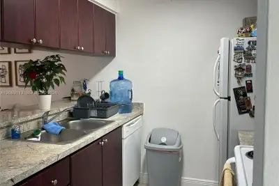 8100 Geneva Ct #445, Doral: photo 1 of 12