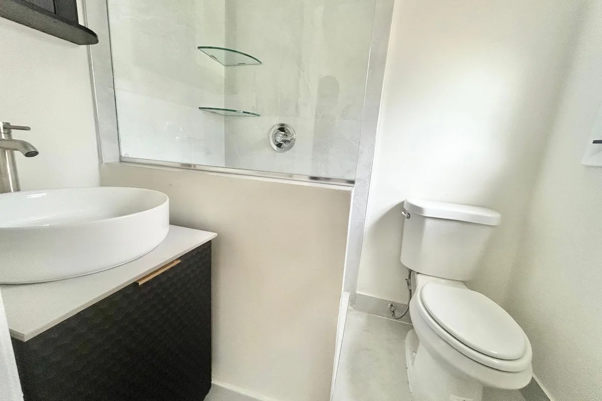 Home in Deerfield Beach: photo 1 of 8