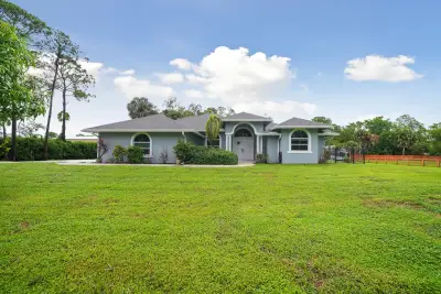16395 E Hialeah Dr E, Loxahatchee: photo 1 of 53