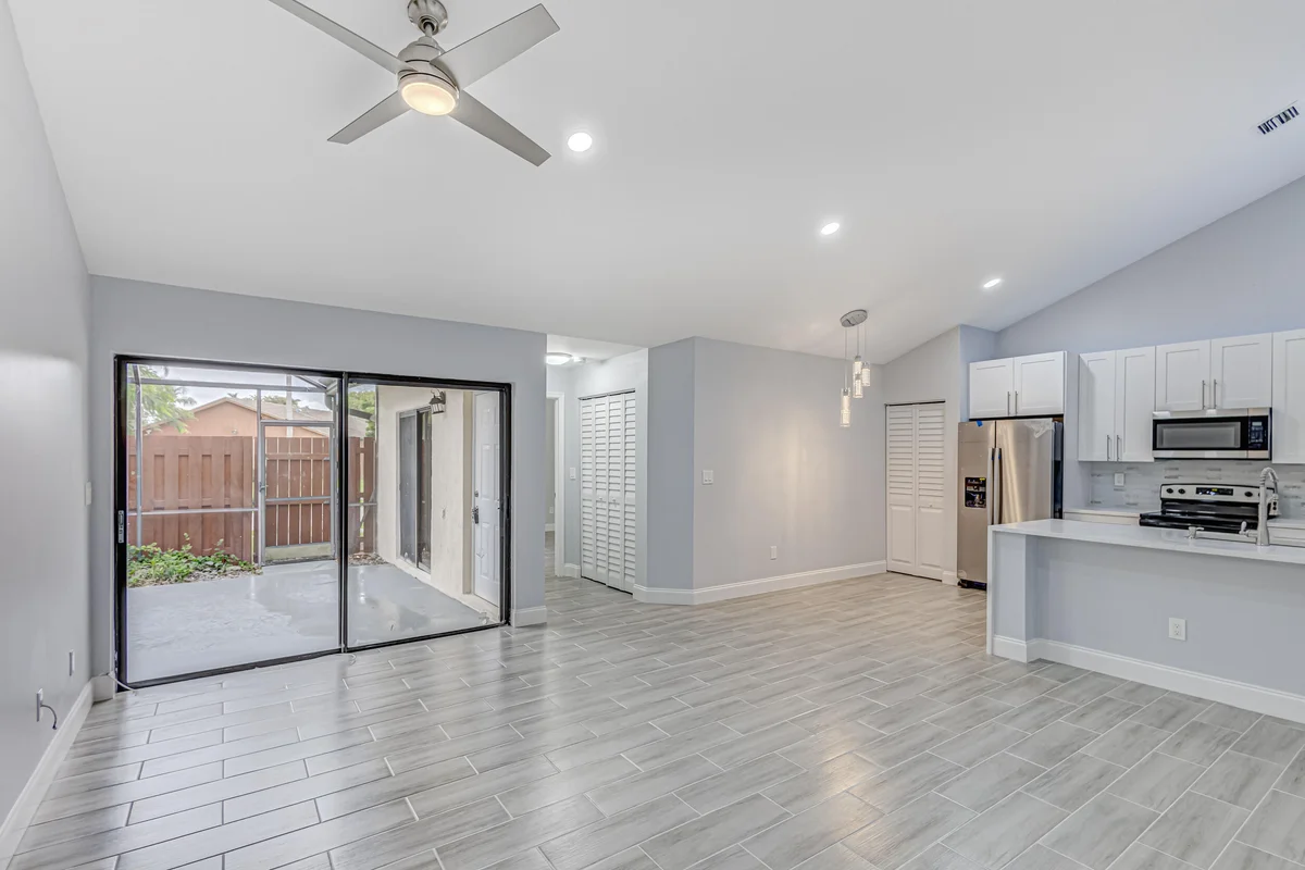 1240 Summit Place Cir #D, West Palm Beach: photo 1 of 26