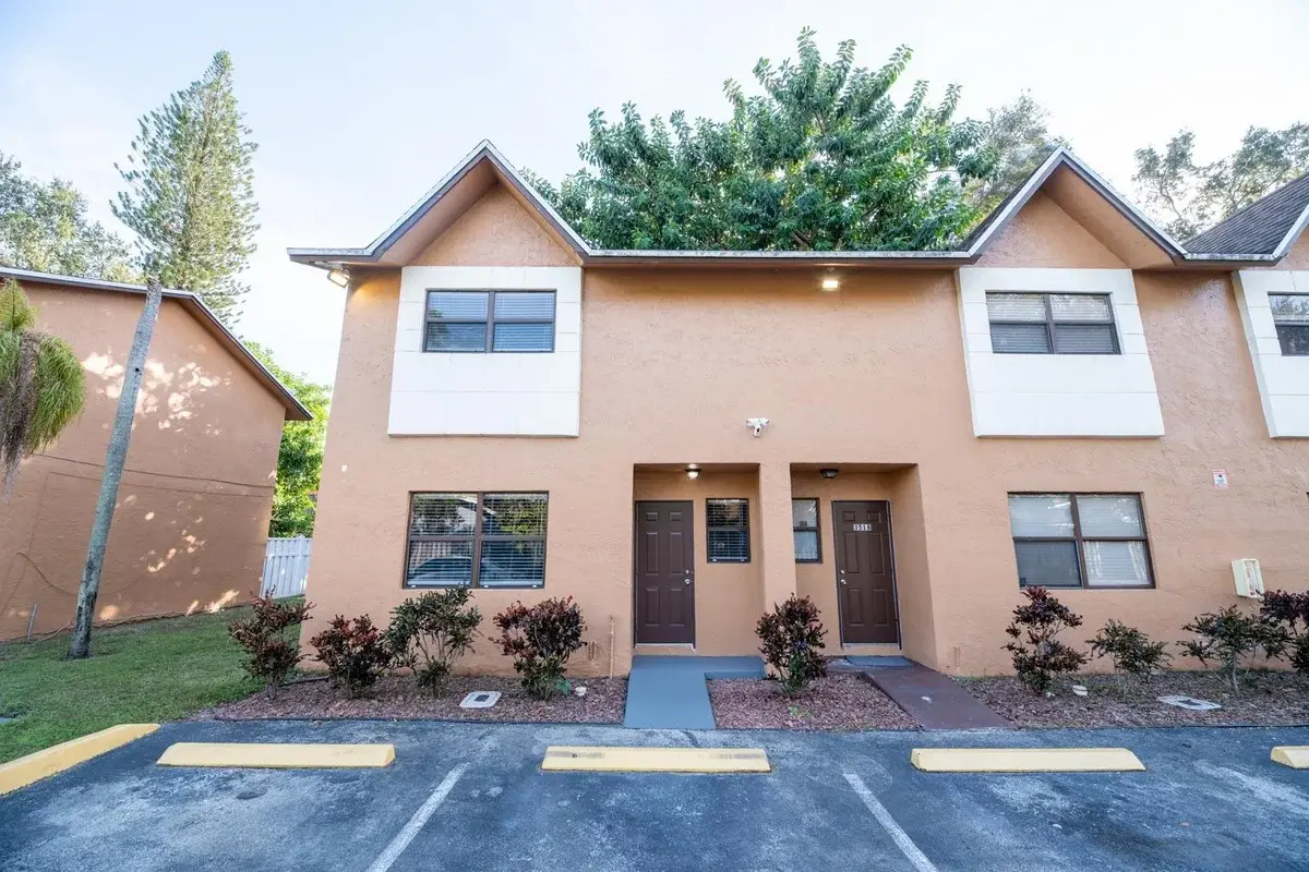 3522 NW 91st Ave, Sunrise: photo 1 of 31