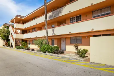 4502 N Federal Hwy #125c, Lighthouse Point: photo 1 of 27