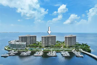 2 Grove Isle Dr #B1402, Miami: photo 1 of 40