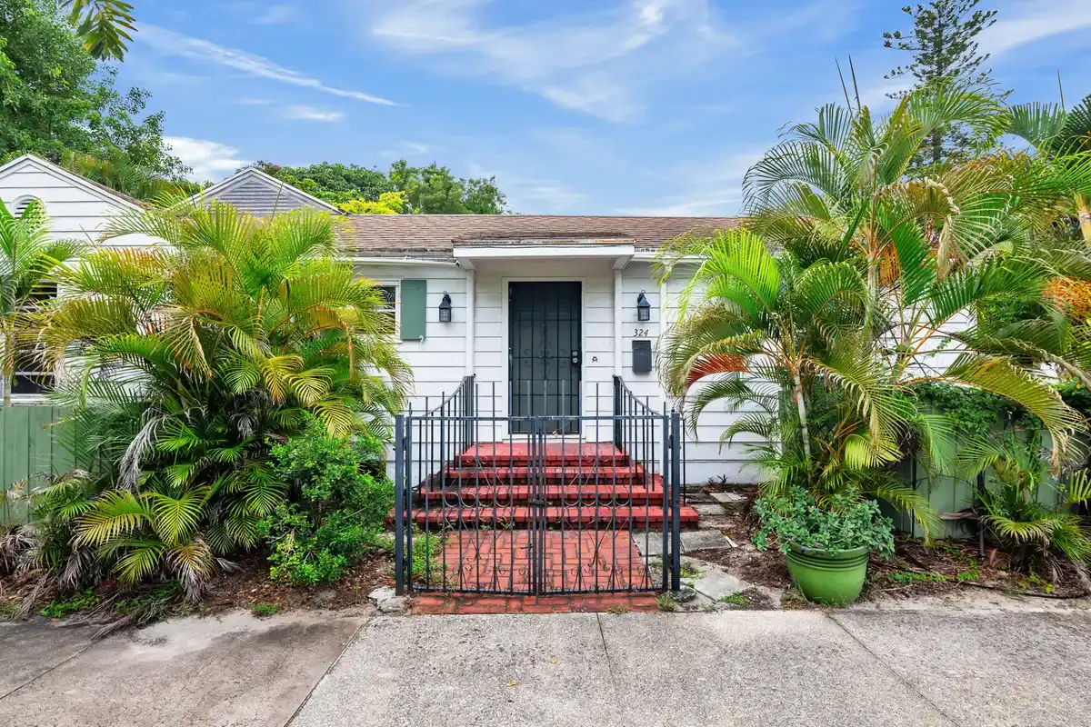 324 Albemarle Rd, West Palm Beach: photo 1 of 35