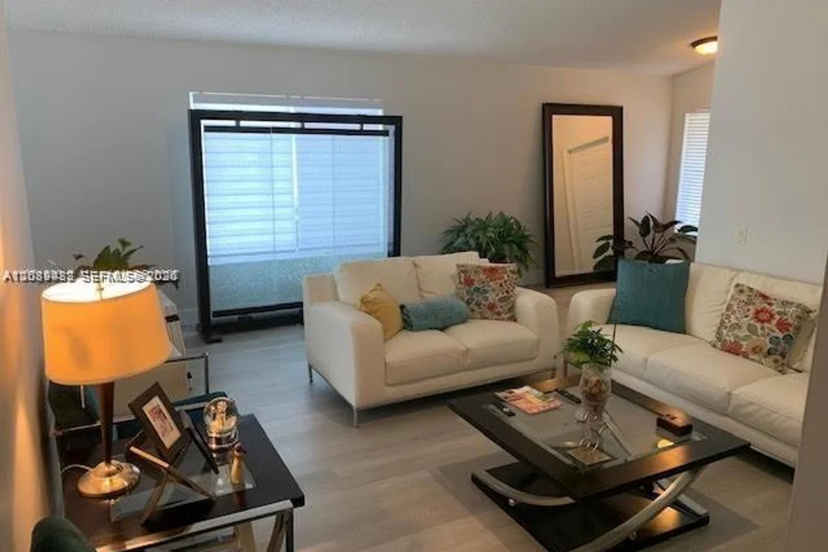 1477 Majesty Ter, Weston: photo 1 of 24
