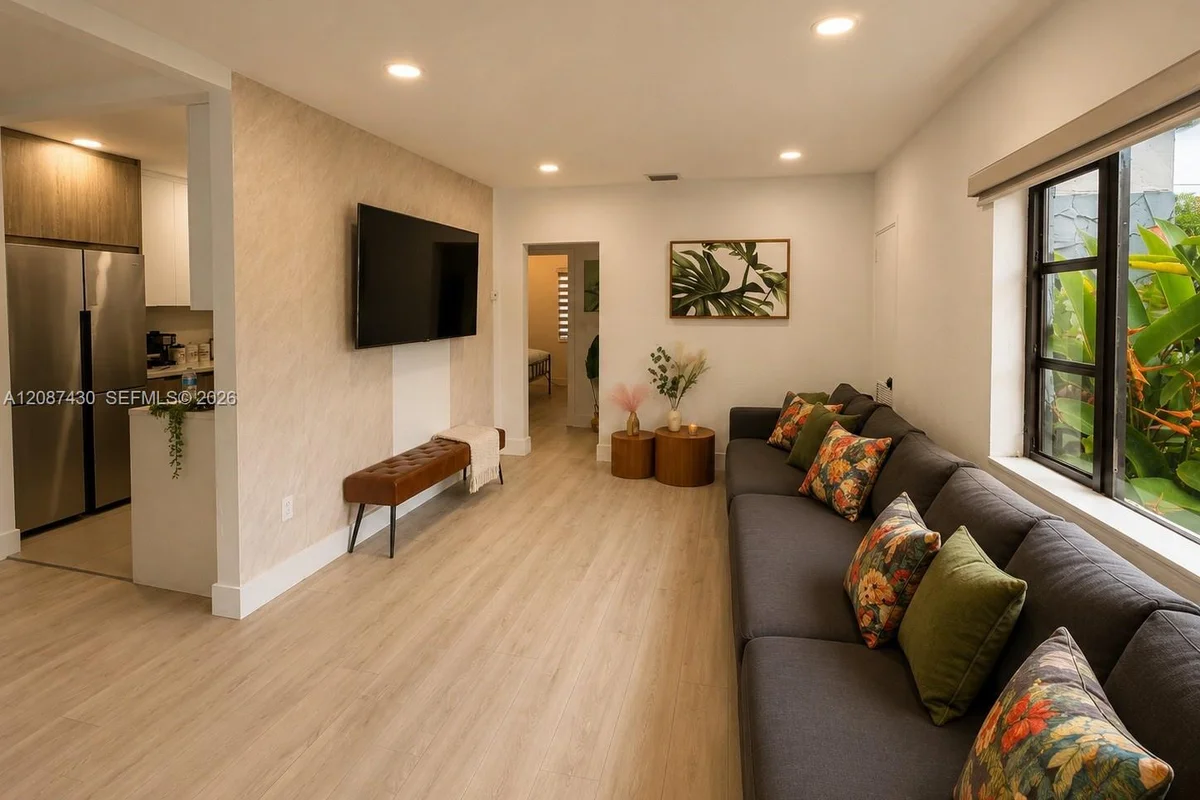 1935 NW 42 St #1, Miami: photo 1 of 24