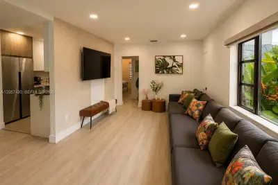 1935 NW 42 St #1, Miami: photo 1 of 24