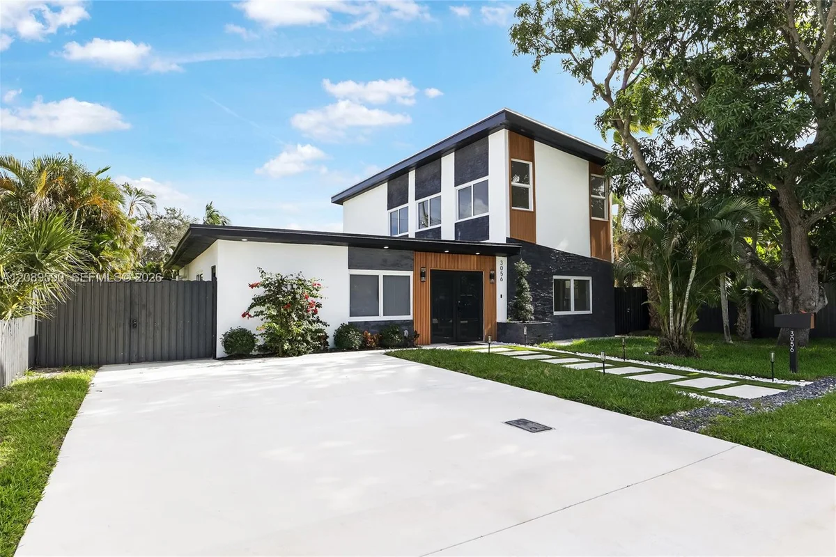 3056 NE 14th Ave, Oakland Park: photo 1 of 16