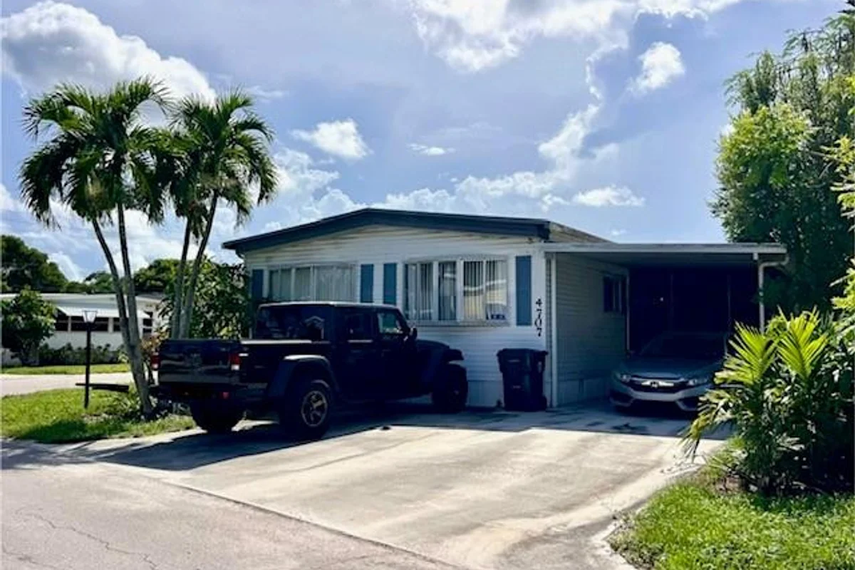 4707 Nancy Dr, Lake Worth: photo 1 of 34