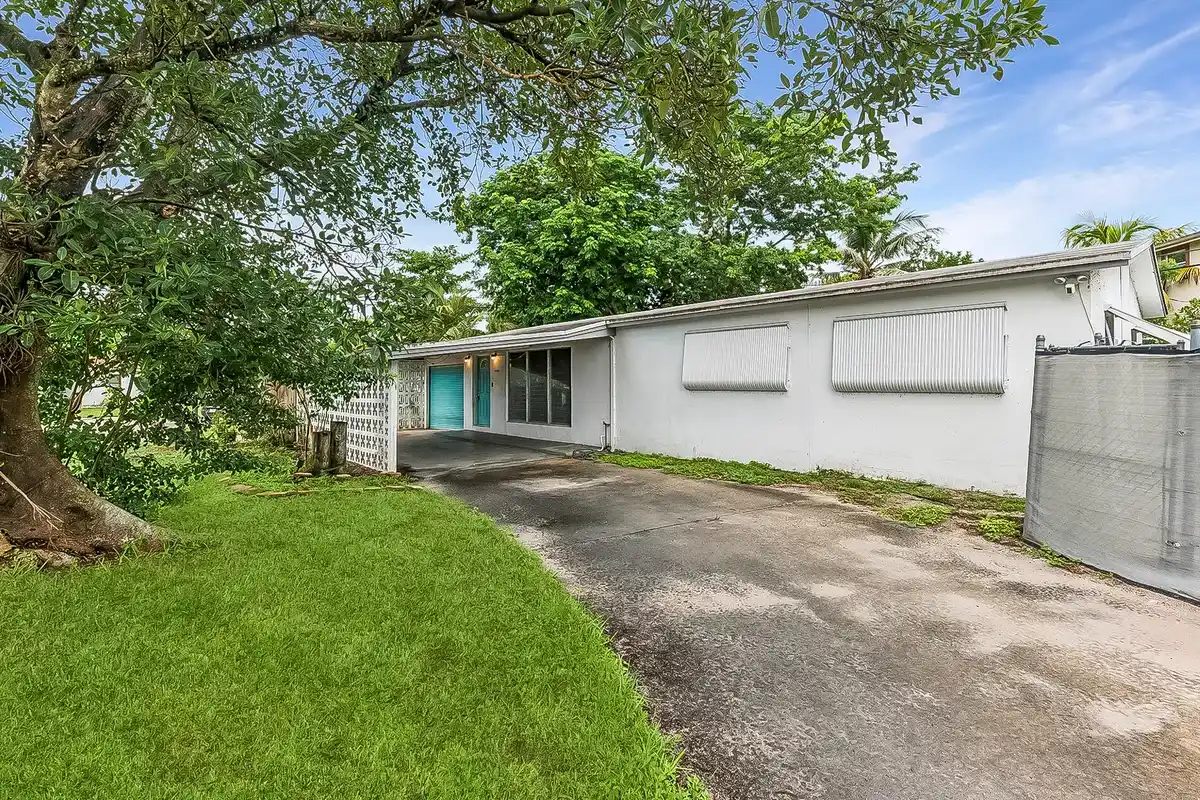 4700 NE 2nd Way, Deerfield Beach: photo 1 of 15