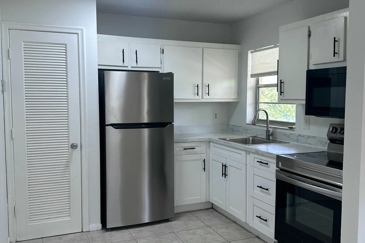 5186 NE 6th Ave #719, Oakland Park: photo 1 of 26