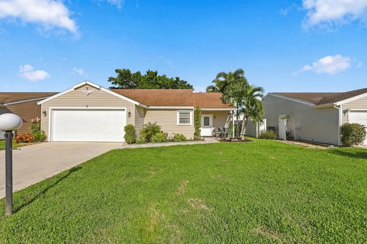 5215 W Canal Cir, Lake Worth: photo 1 of 38