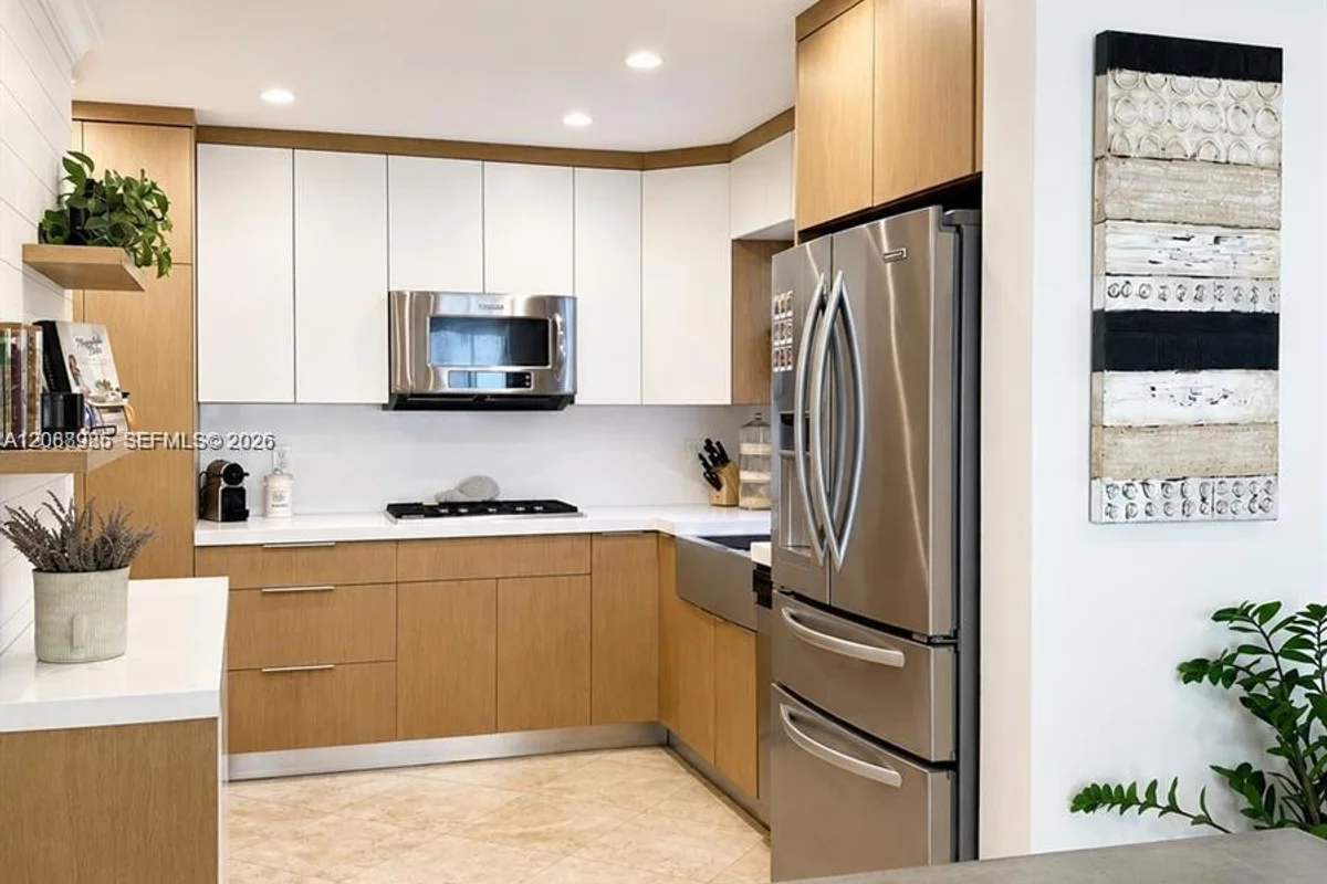 16382 SW 139th Ave, Miami: photo 1 of 11