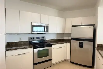 1 Glen Royal Pkwy #1401, Miami: photo 1 of 13