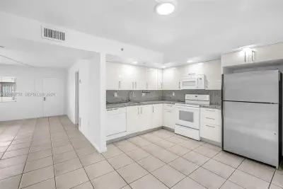 8700 SW 133rd Ave Rd #312, Miami: photo 1 of 20