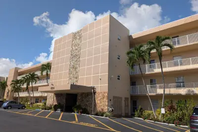 1024 SE 5th Ave #308, Dania Beach: photo 1 of 24
