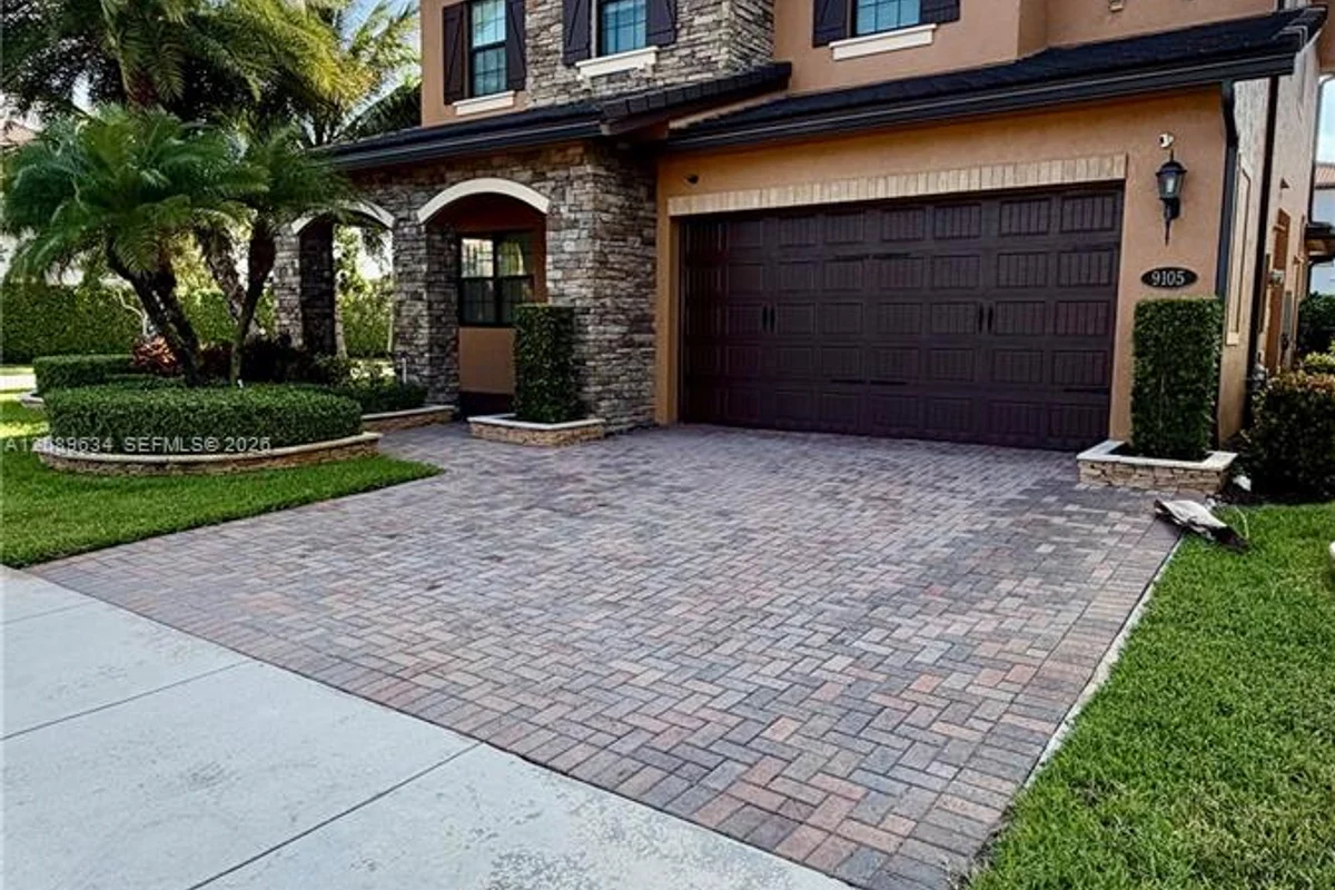 9105 Carrington Ave, Parkland: photo 1 of 34