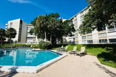 6901 Environ Blvd #1c, Lauderhill: photo 1 of 13