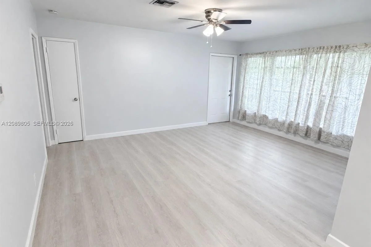 2416 SE 2nd St #1, Pompano Beach: photo 1 of 17