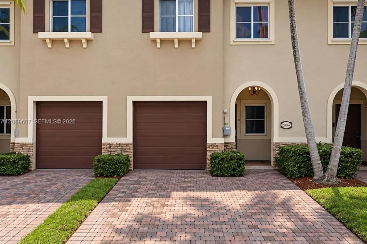22067 SW 88th Path, Cutler Bay: photo 1 of 27