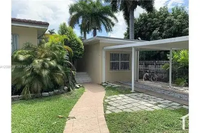 800 SW 25th Rd, Miami: photo 1 of 18