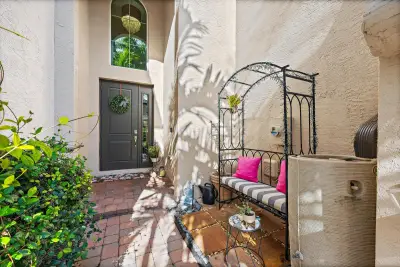 4673 Mediterranean Cir, Palm Beach Gardens: photo 1 of 29