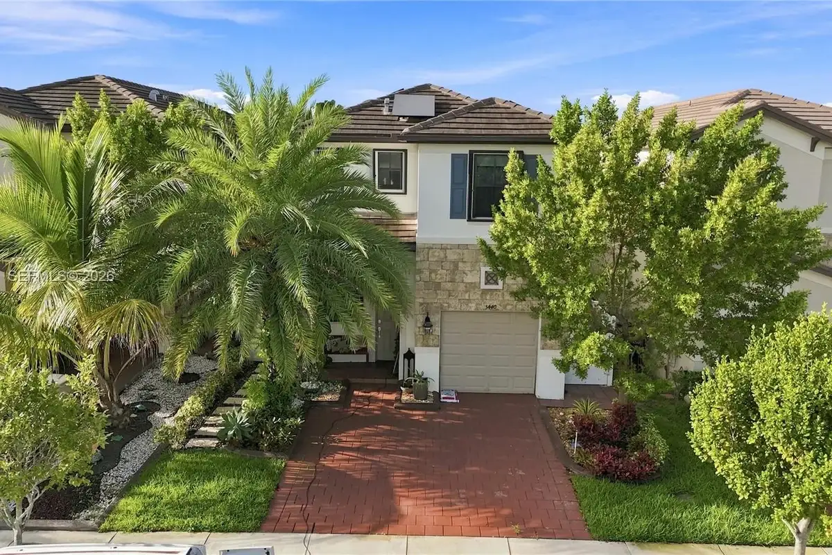 3440 W 110th St, Hialeah: photo 1 of 28