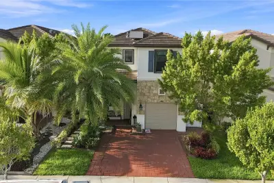 3440 W 110th St, Hialeah: photo 1 of 28