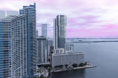 1900 N Bayshore Dr #2018, Miami: photo 1 of 24