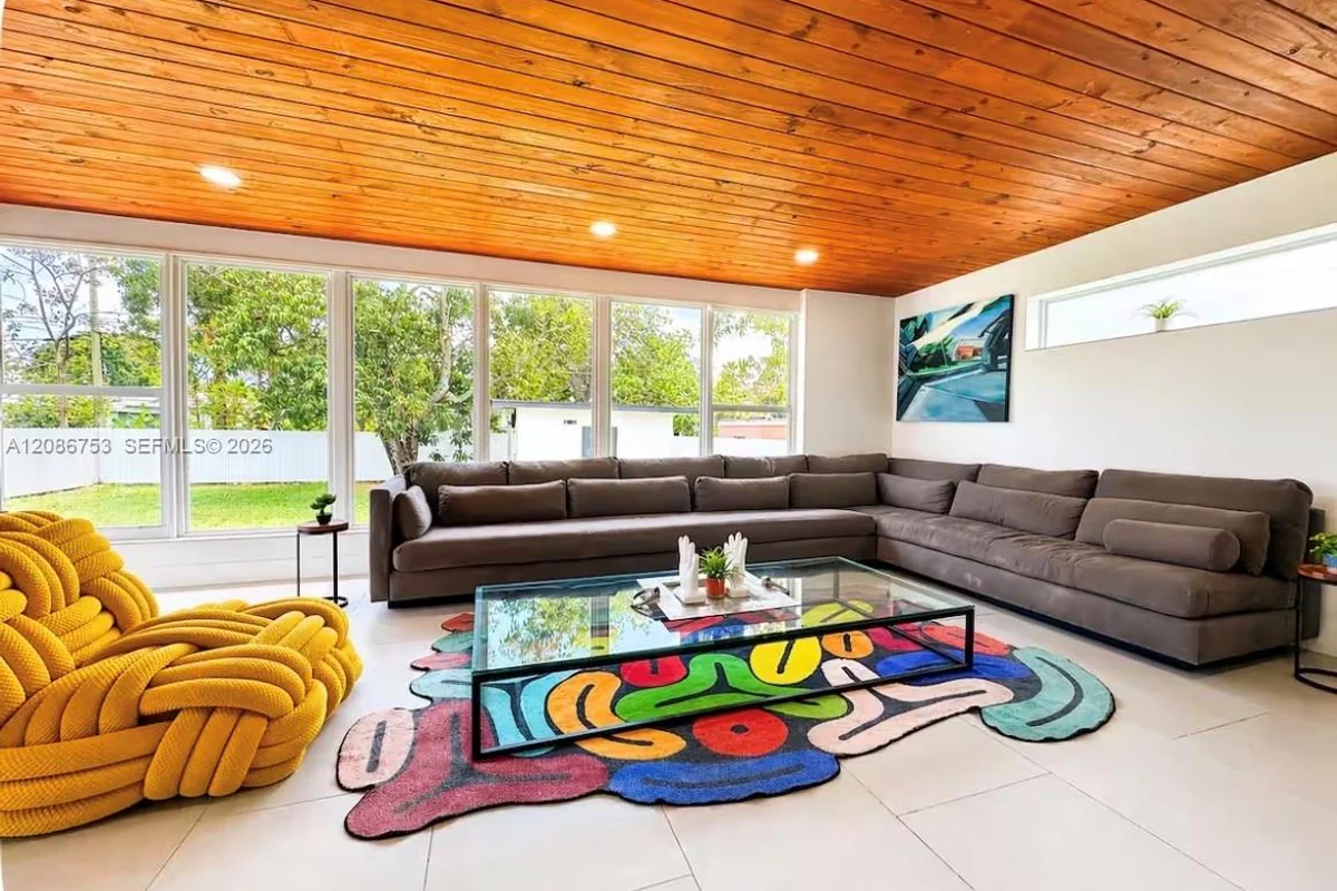 134 NE 117 St, Miami: photo 1 of 34