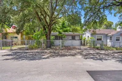 6936 NW 3rd Ave, Miami: photo 1 of 20