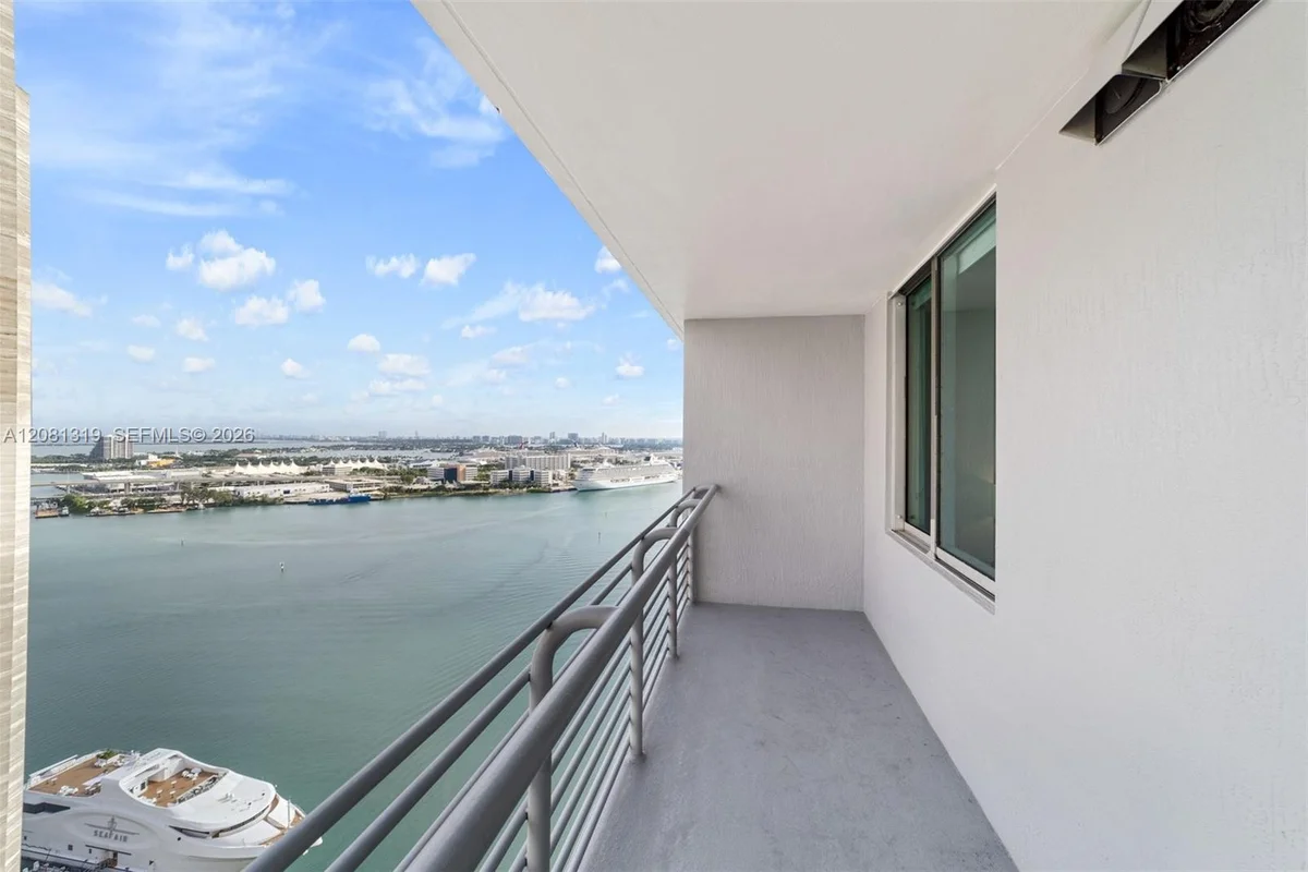 335 S Biscayne Blvd #2904, Miami: photo 1 of 18
