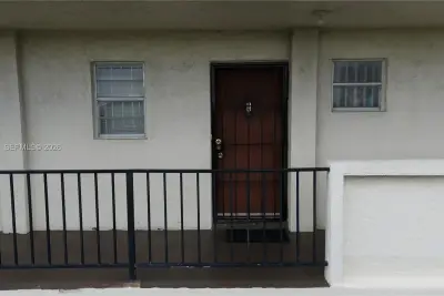 220 SW 9th Ave #518, Hallandale Beach: photo 1 of 25