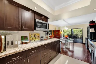 403 Dunwoody Ln #38, Hollywood: photo 1 of 56