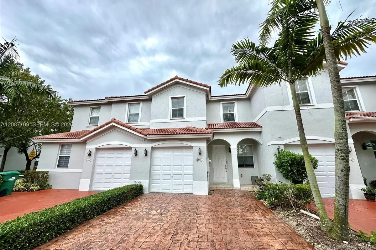 20733 NE 10th Ct, Miami: photo 1 of 28