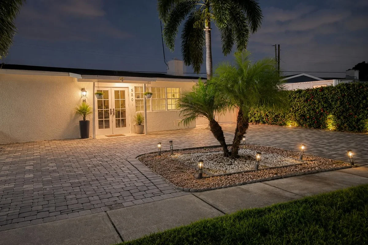520 Cherry Rd, West Palm Beach: photo 1 of 1