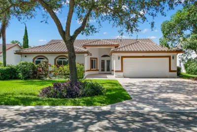 10144 NW 23rd Ct, Coral Springs: photo 1 of 32