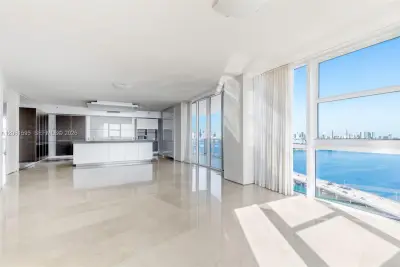 400 Alton Rd #2101, Miami Beach: photo 1 of 25