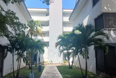 8335 SW 152nd Ave #B-310, Miami: photo 1 of 8