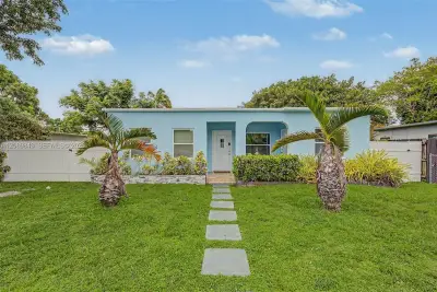 5910 SW 62nd Ter #A, South Miami: photo 1 of 12